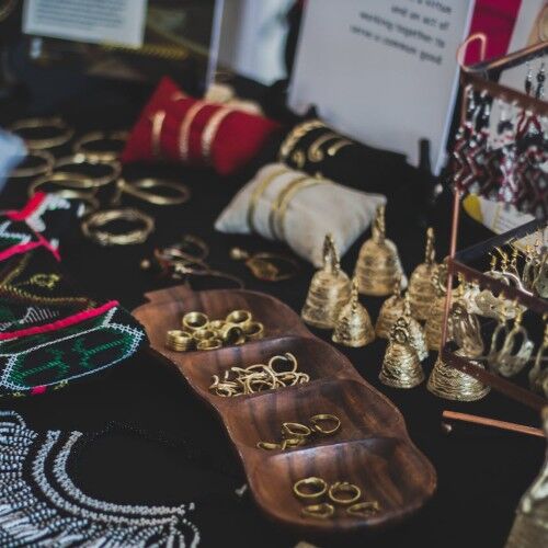 Elegant jewelry can be a great option for a thoughtful gift